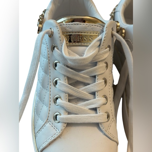 GUESS | Reney Chain Quilted Sneakers | Size 7.5 - Picture 14 of 16